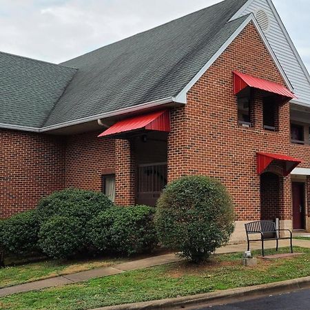 Red Roof Inn & Suites Cornelius - Lake Norman Buitenkant foto