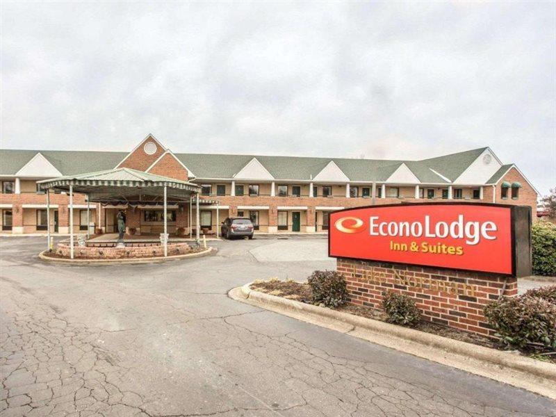 Red Roof Inn & Suites Cornelius - Lake Norman Buitenkant foto