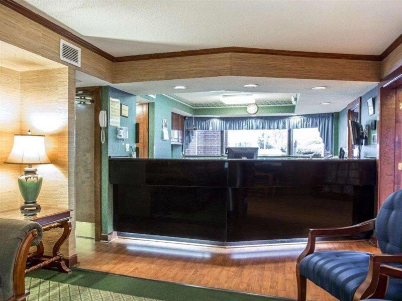 Red Roof Inn & Suites Cornelius - Lake Norman Buitenkant foto