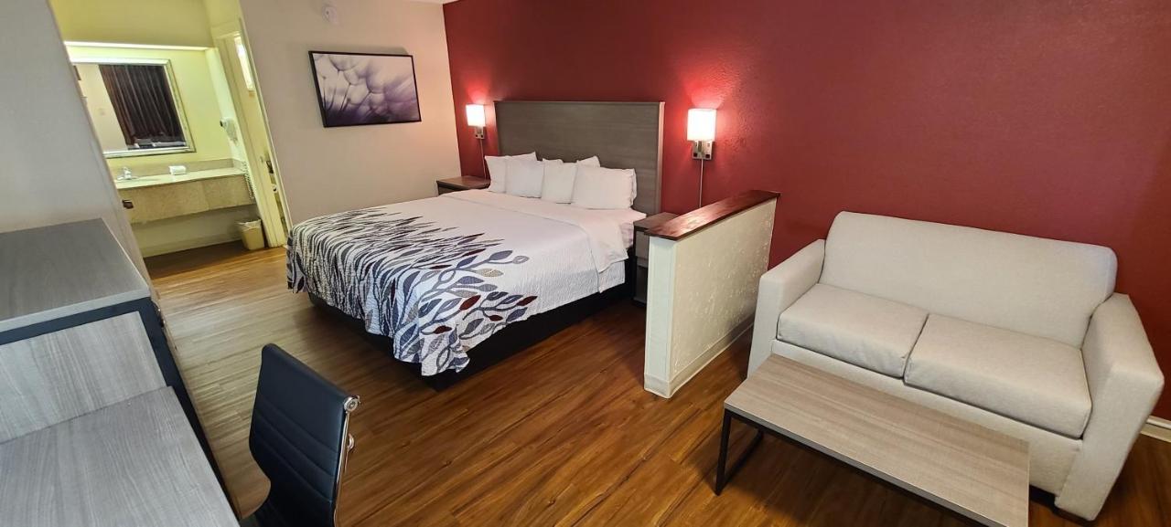 Red Roof Inn & Suites Cornelius - Lake Norman Buitenkant foto