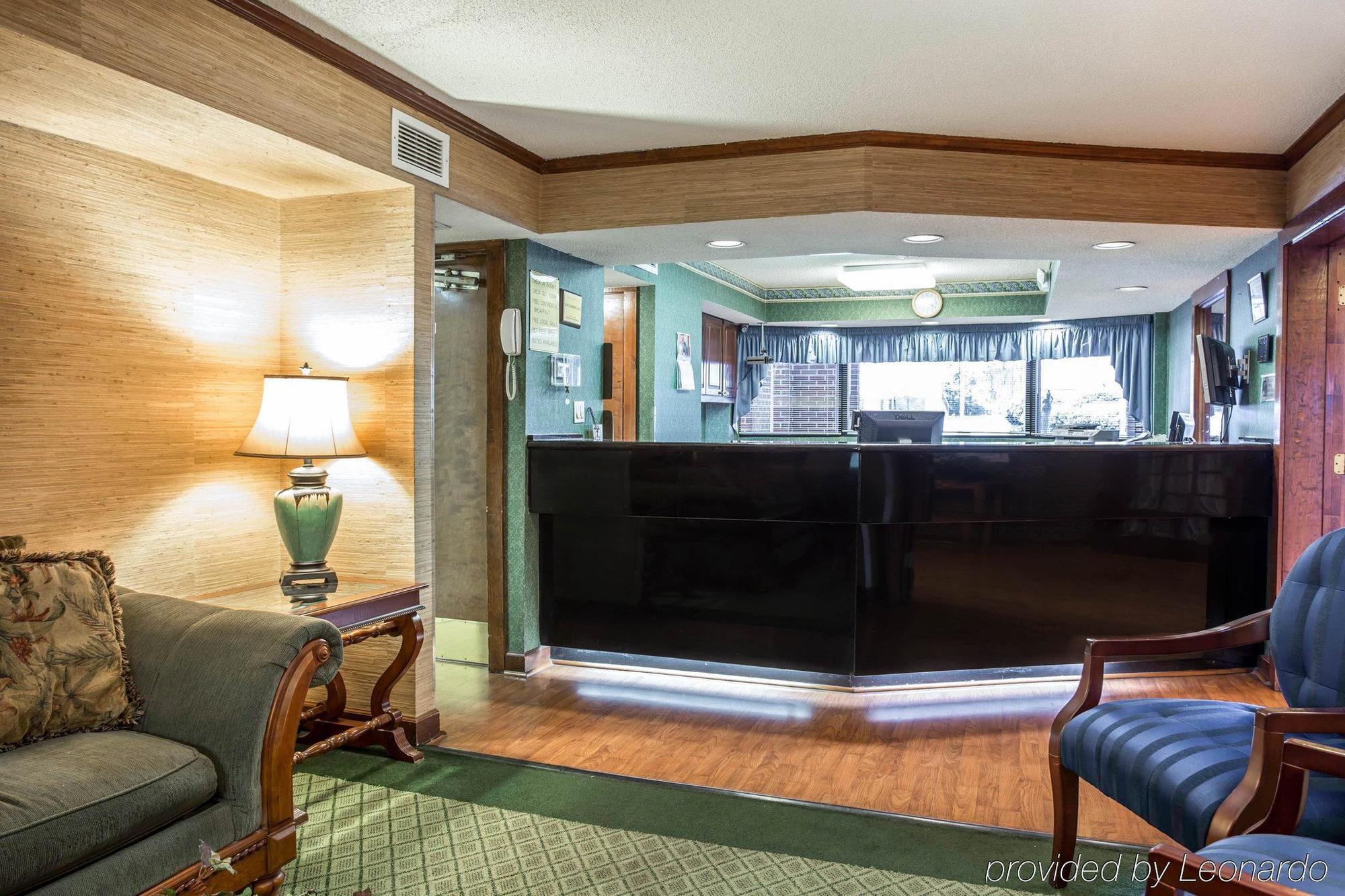 Red Roof Inn & Suites Cornelius - Lake Norman Buitenkant foto
