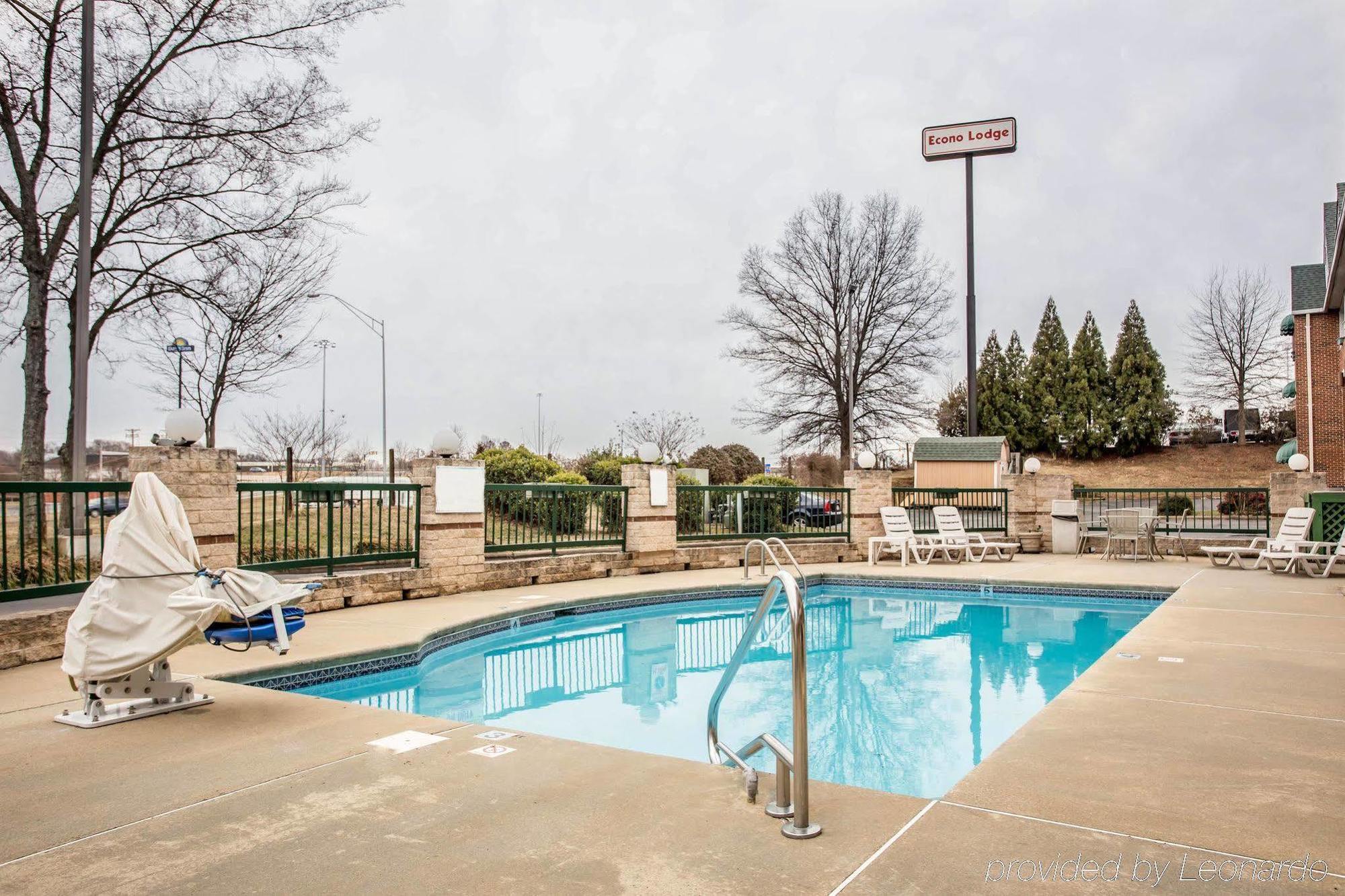 Red Roof Inn & Suites Cornelius - Lake Norman Buitenkant foto